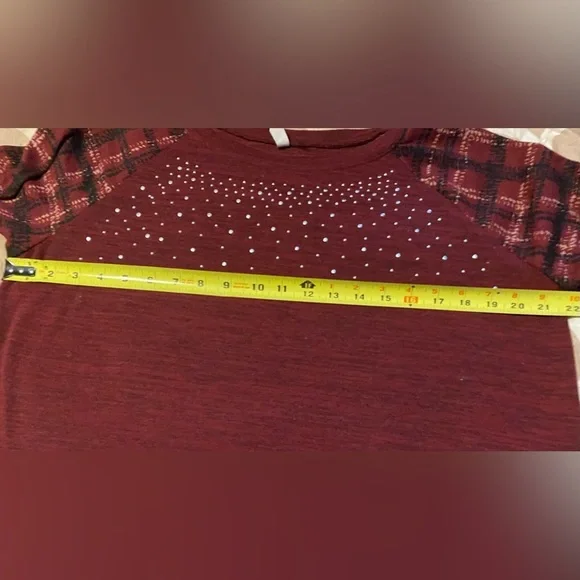 NY Collection Knit Top with Plaid Print Shoulders, 1X - Picture 6 of 7